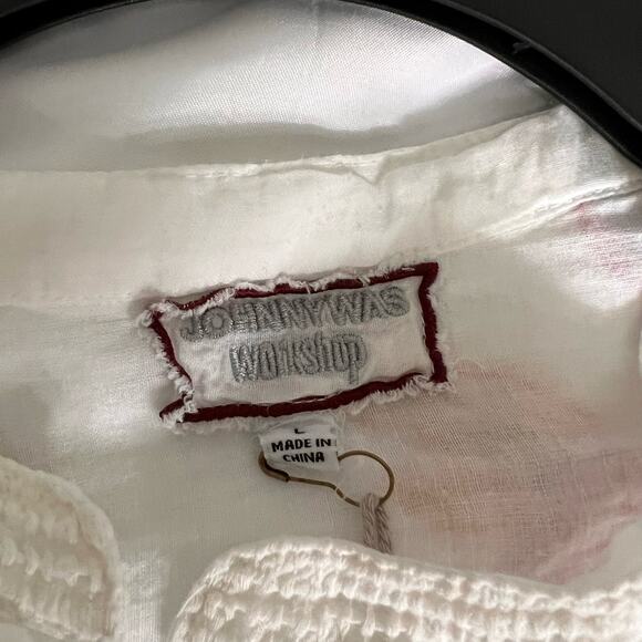 Johnny was Jordan voyager, tunic, size large, button-down, NWT. - Picture 8 of 11